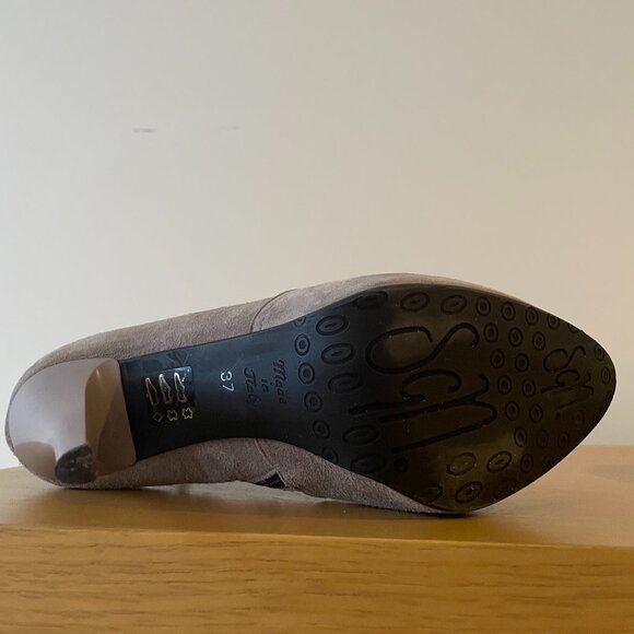 SNG Suede Ankle Boots - Picture 14 of 15